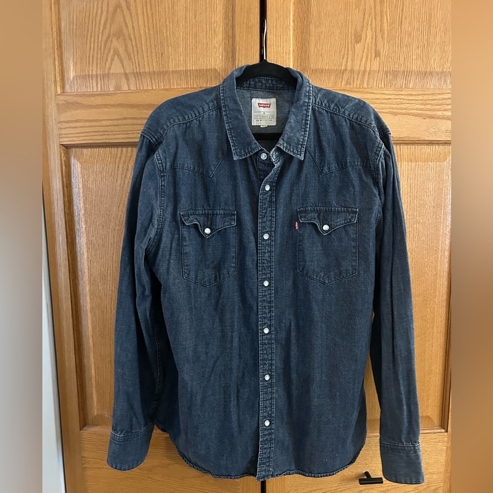 Men’s Levi jean shirt